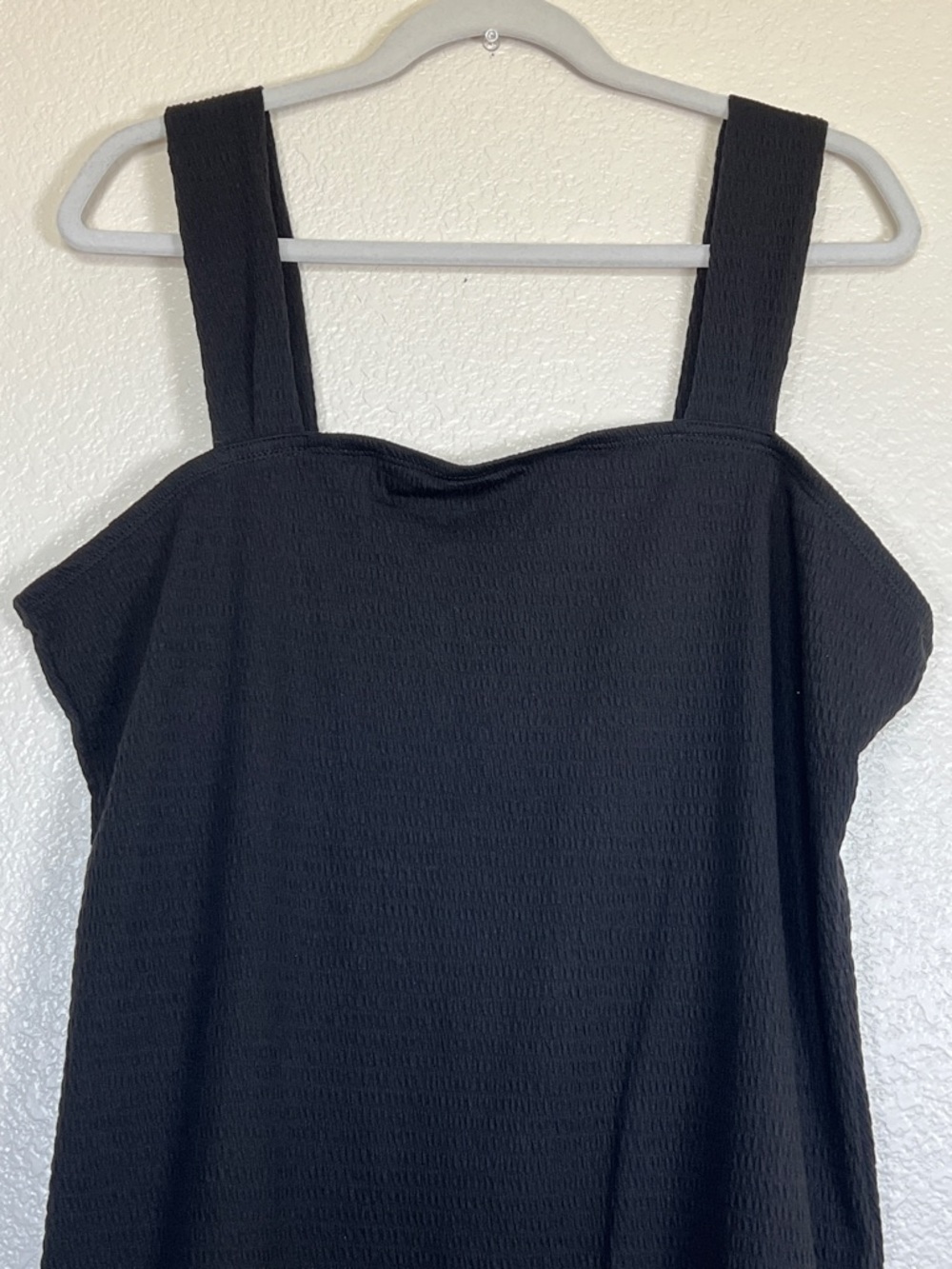 HEIMISH USA Black Textured Square-Neck Tank Top, NWOT - Picture 2 of 5
